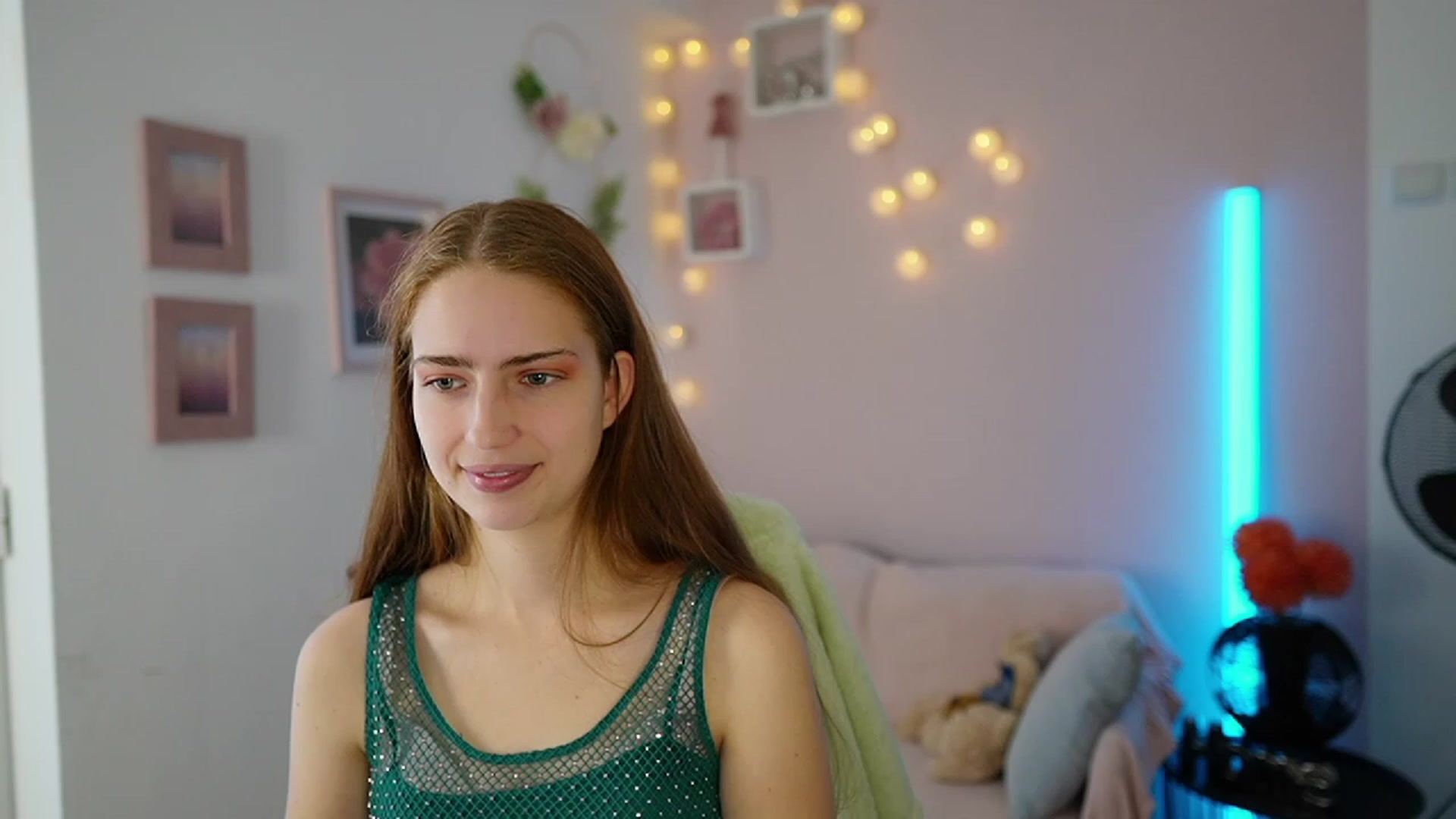 Naomi_Woods18 video thumbnail