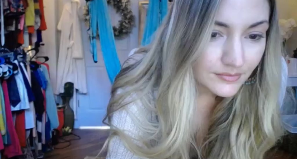 Skye_Evans_ video thumbnail