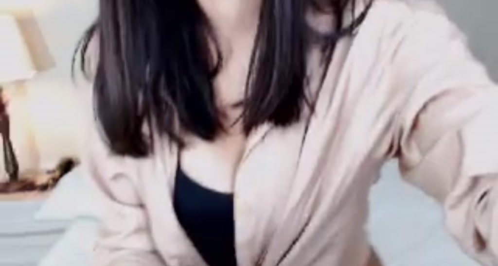 LeenaQ video thumbnail