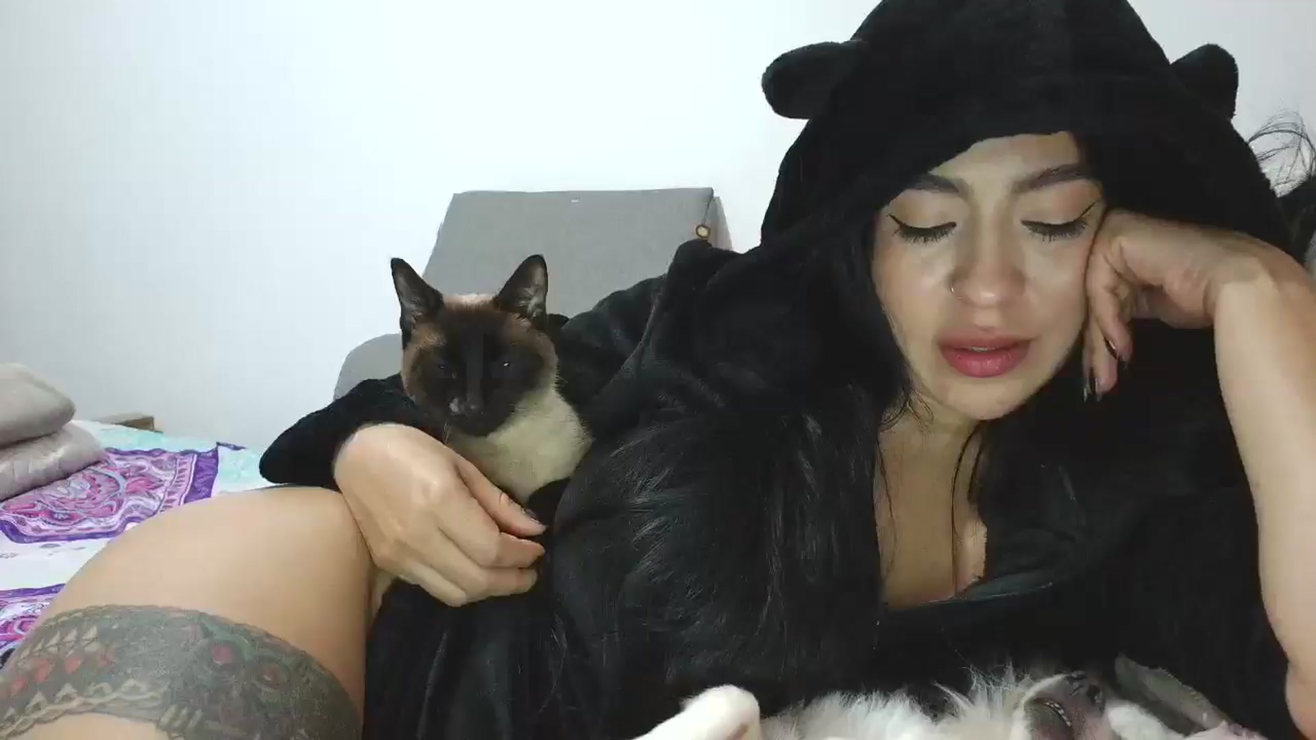 yesicat video thumbnail