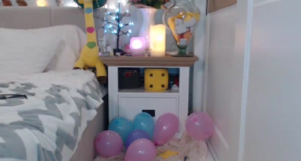 Ami_White video thumbnail