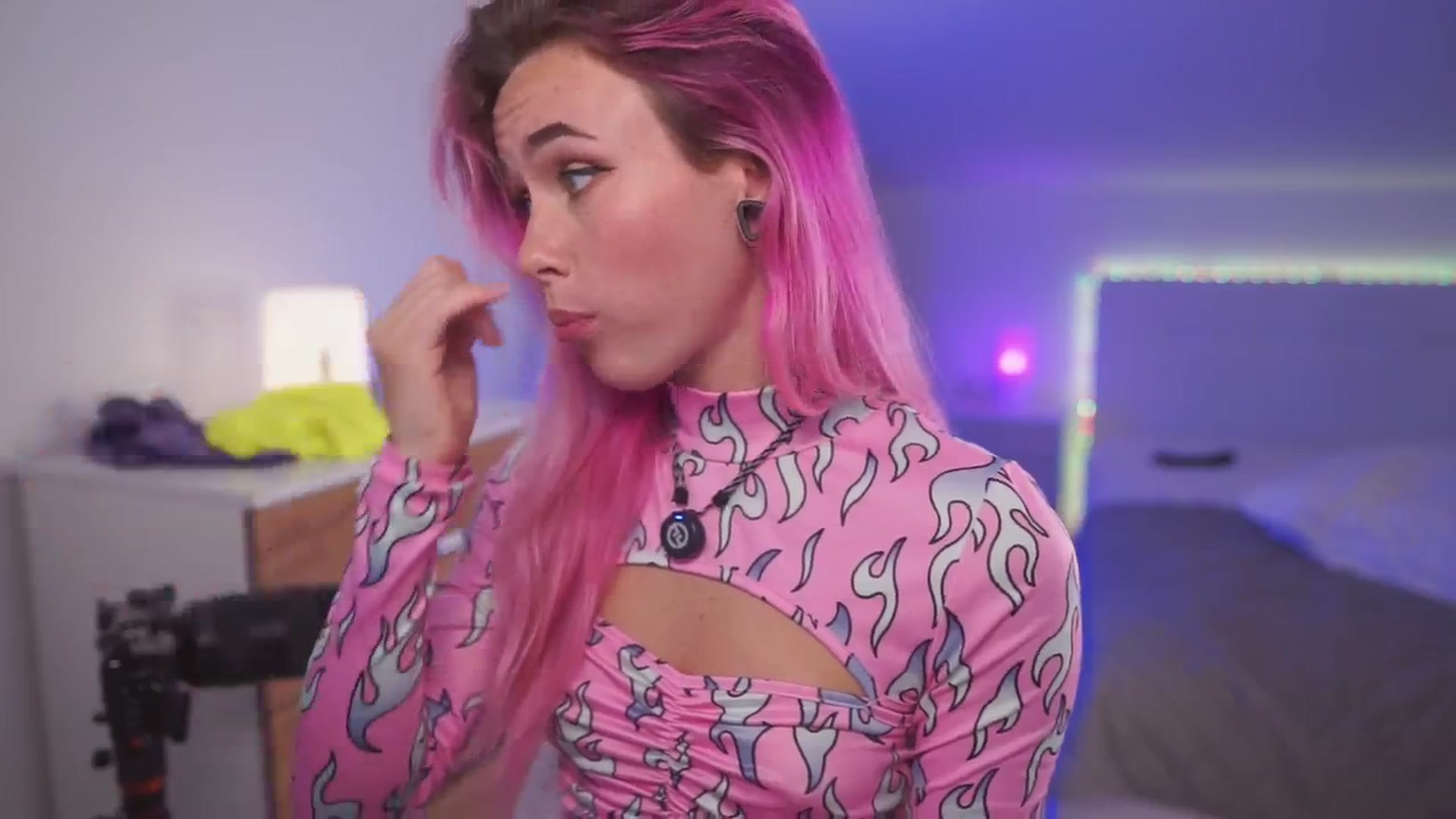 Sarah_Pink video thumbnail