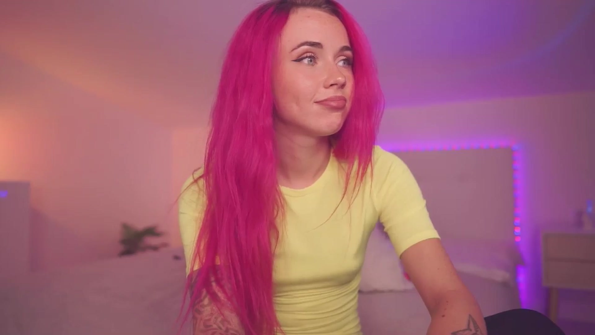 Sarah_Pink video thumbnail