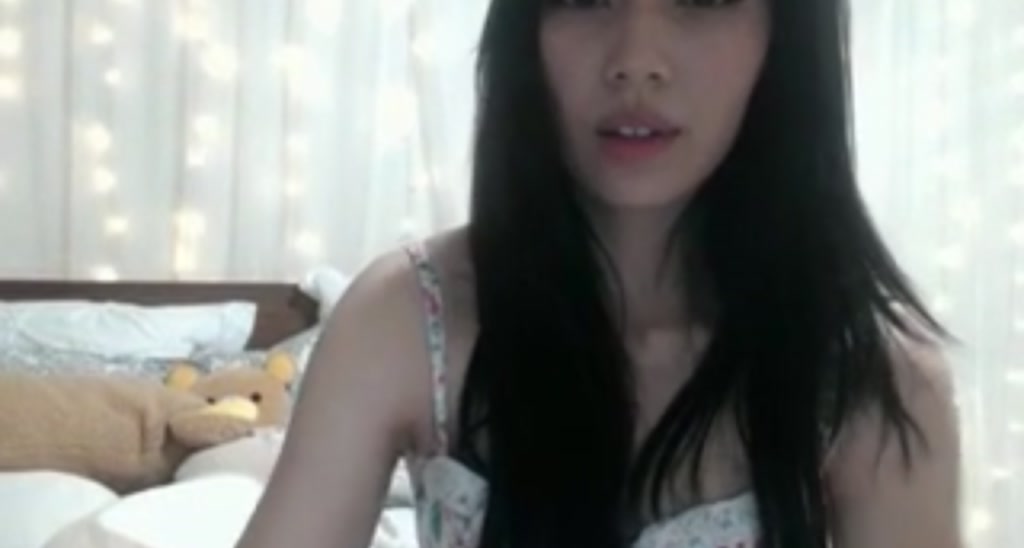 TiffKnee video thumbnail