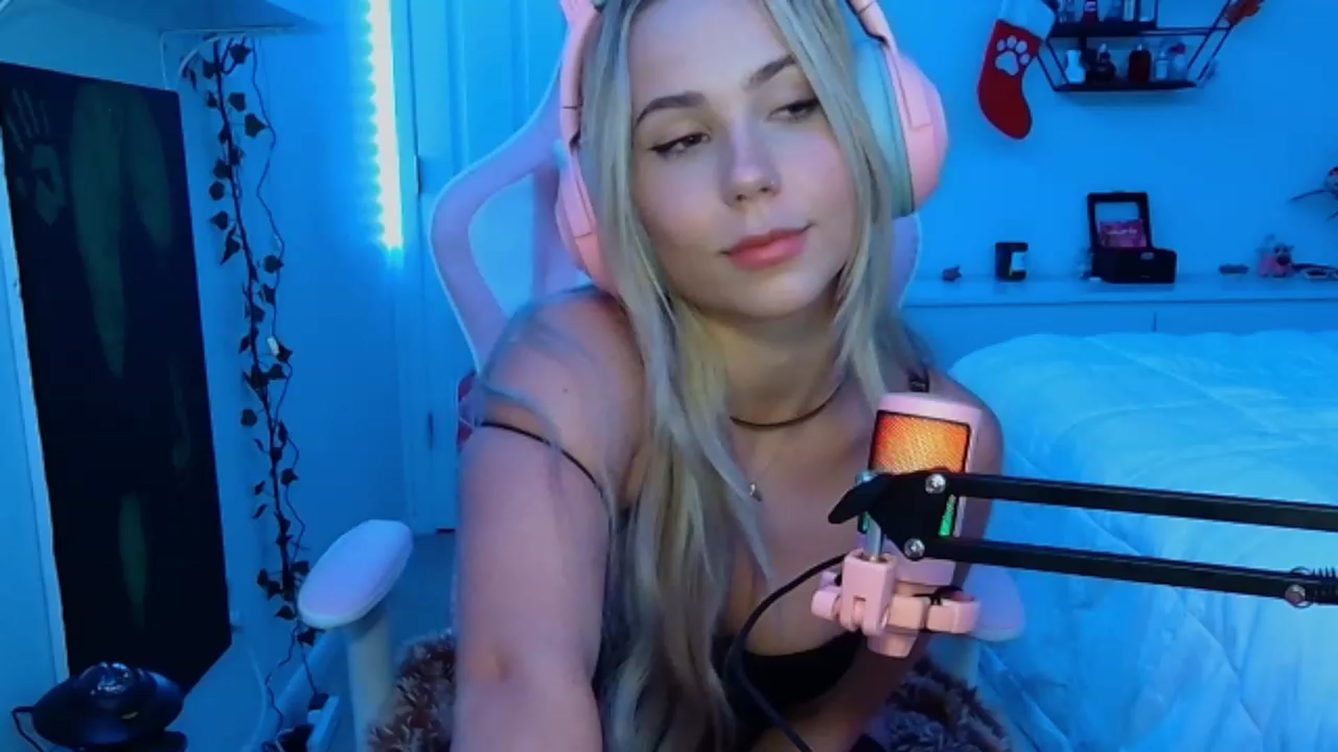 sweetestmila video thumbnail