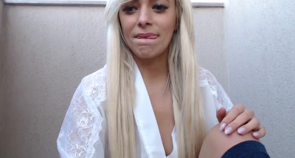AwesomeBlonde video thumbnail