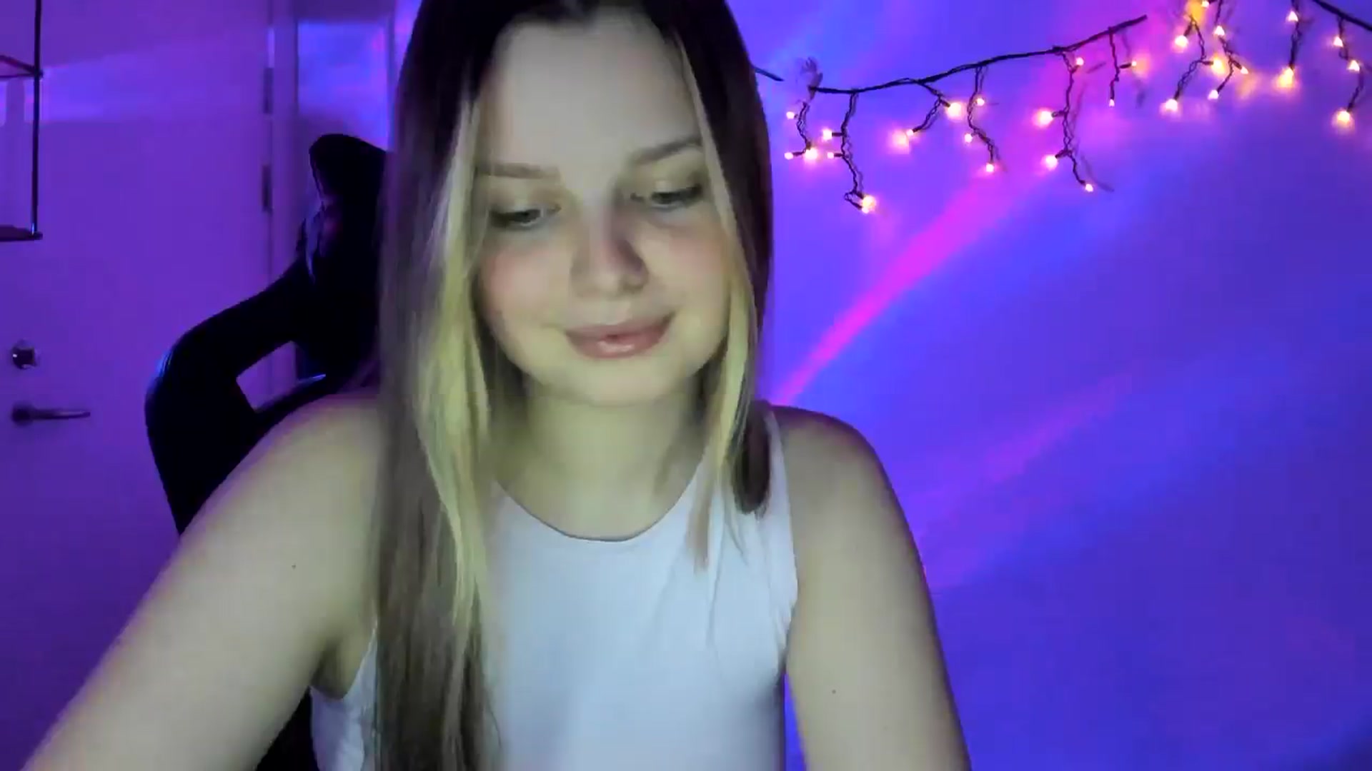 Annaneon video thumbnail