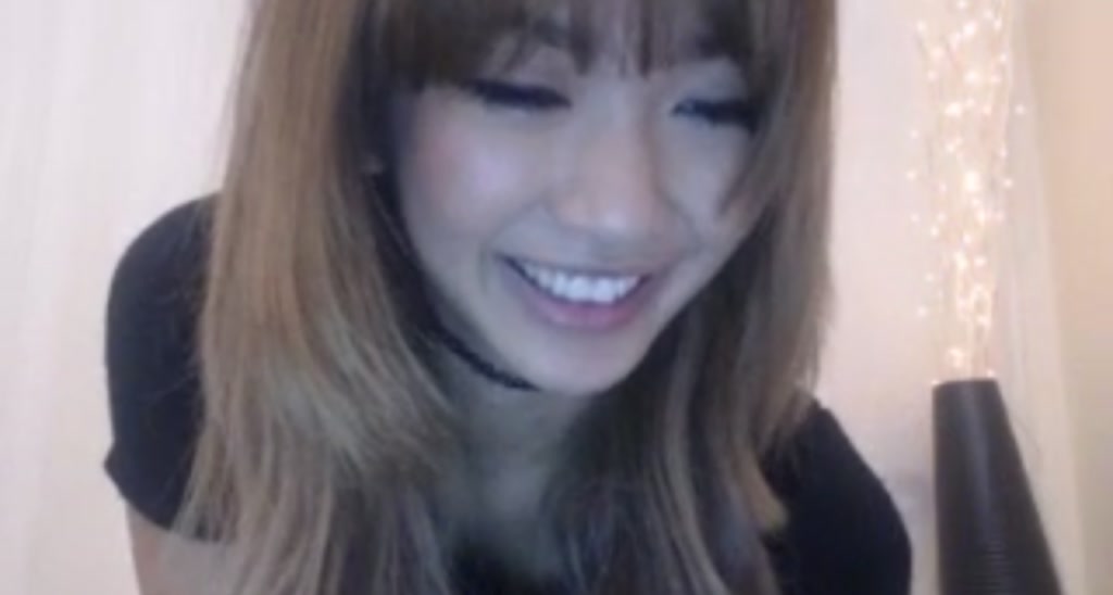 MissReinaT video thumbnail