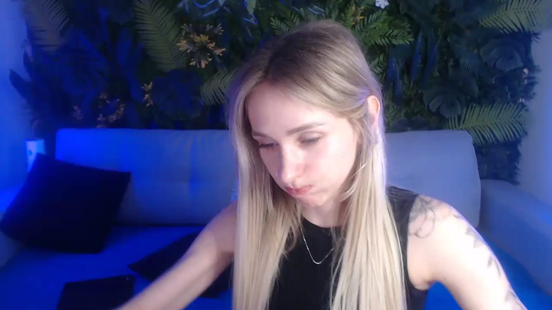 Horny_Blond video thumbnail