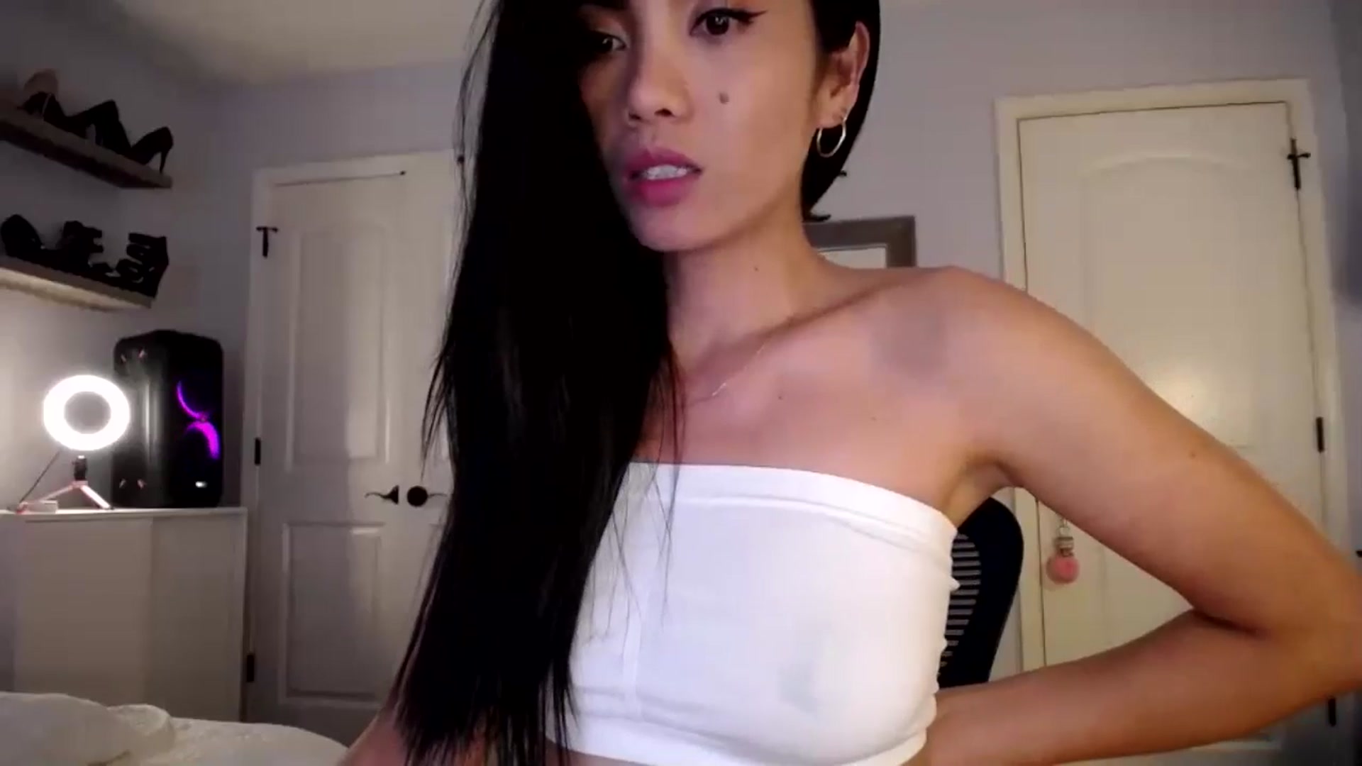 AsianLuv_4U video thumbnail