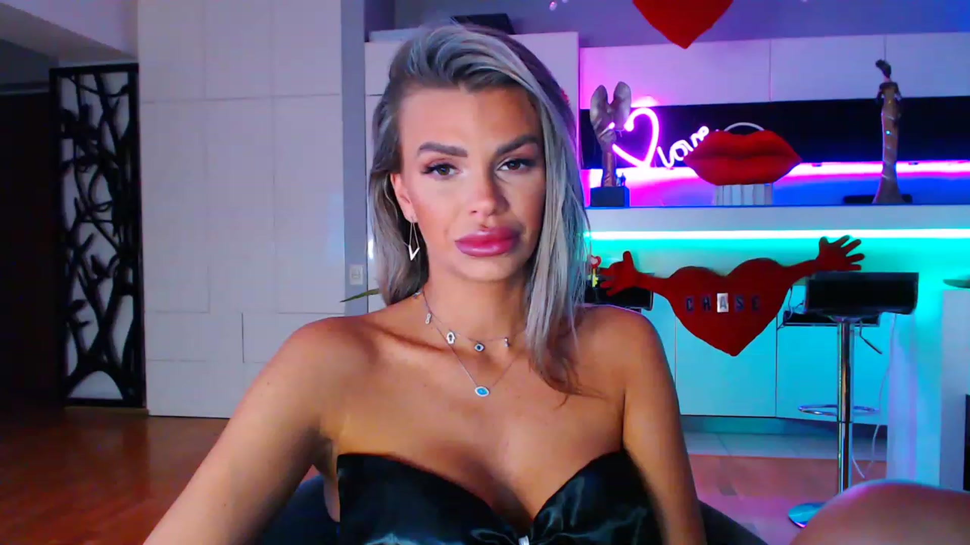 D_y_y video thumbnail