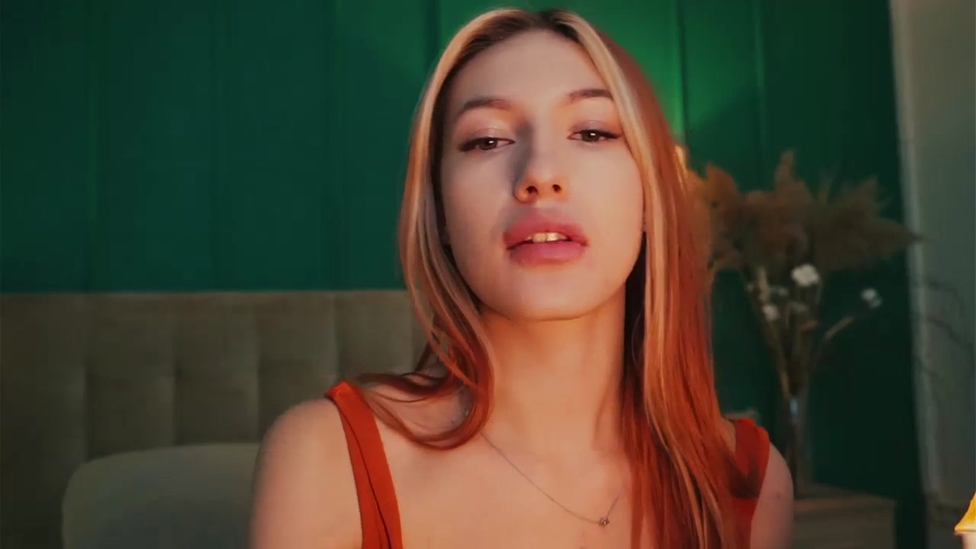 LovelyGin video thumbnail