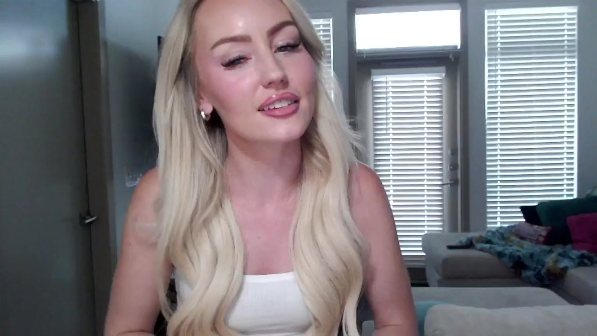 Officialelsa video thumbnail
