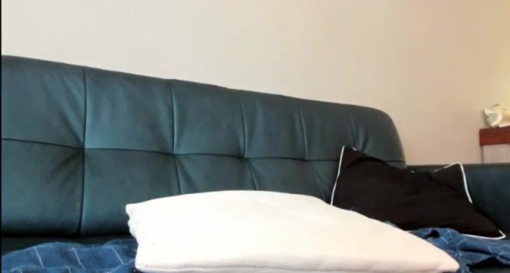 Cuddle_El video thumbnail
