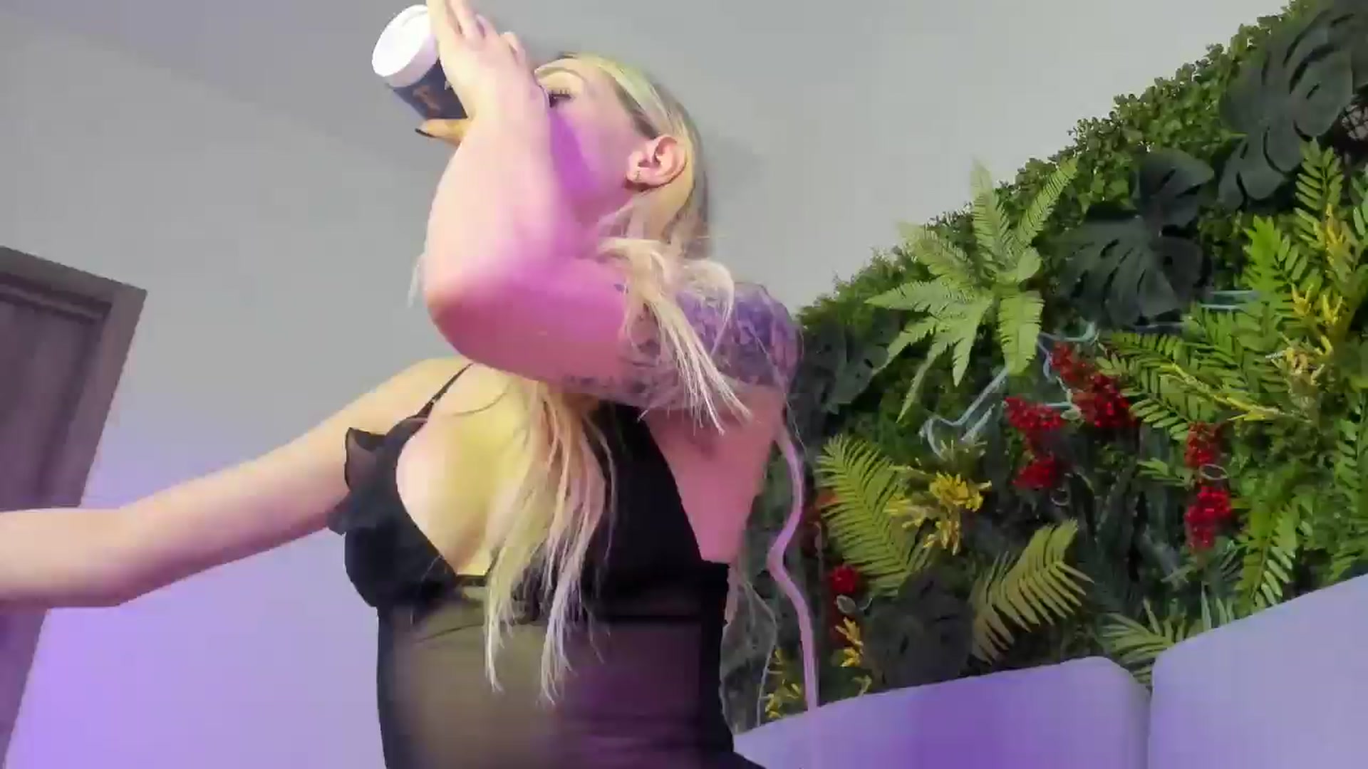 Horny_Blond video thumbnail
