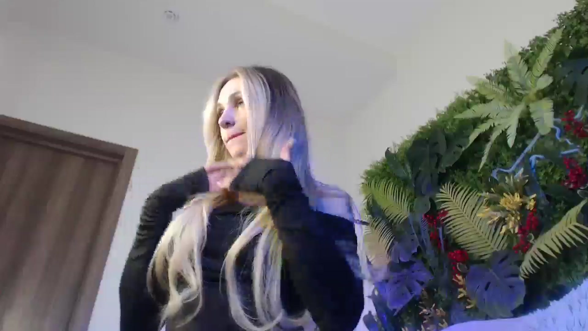 Horny_Blond video thumbnail