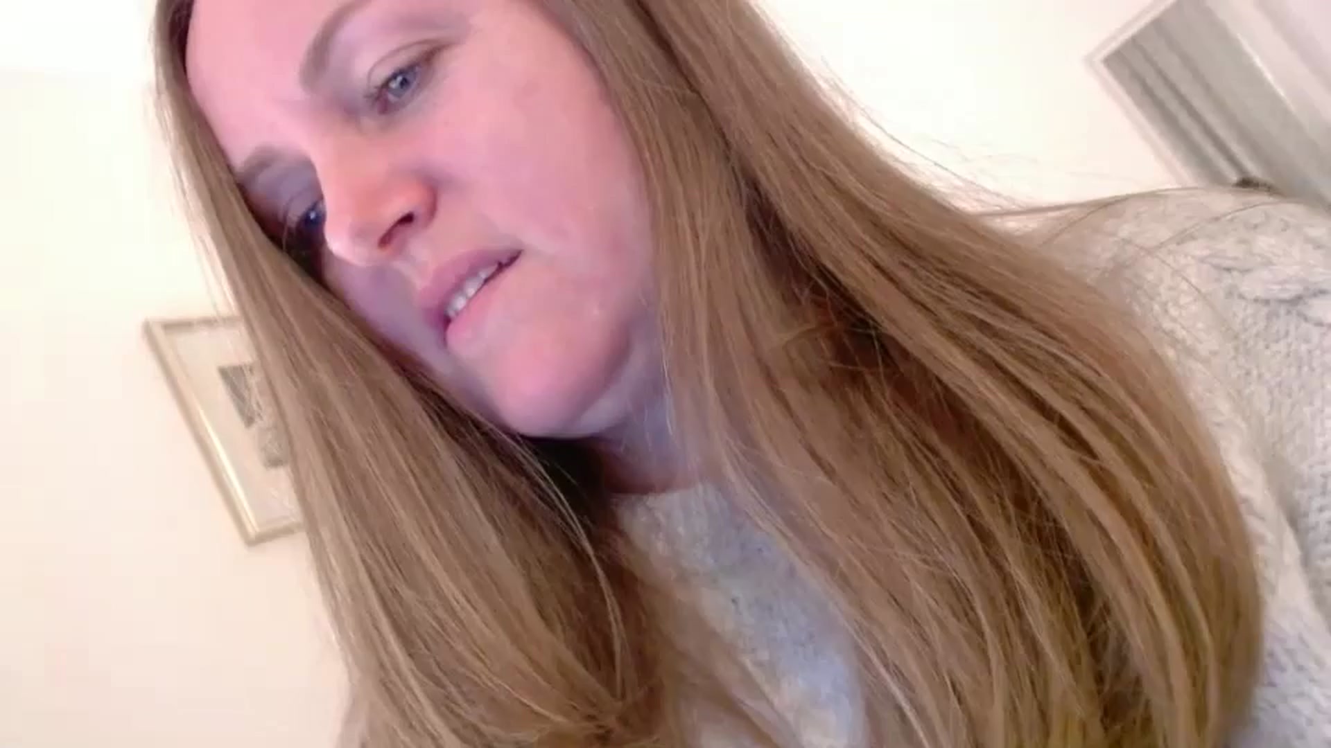 JustLily video thumbnail