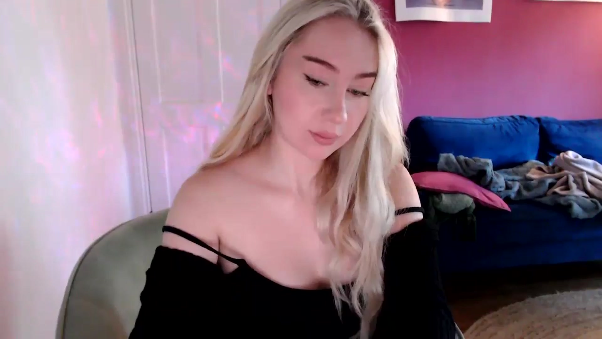 PetiteAvax video thumbnail