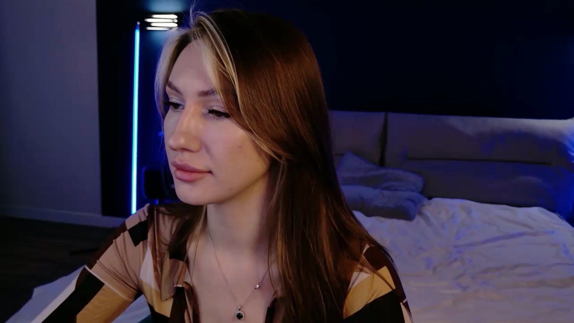 LovelyGin video thumbnail