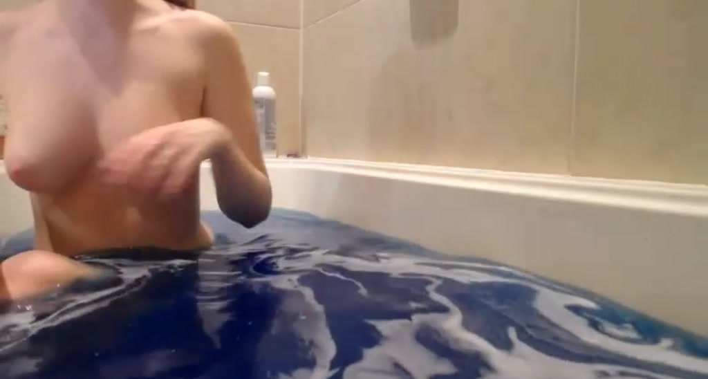 AriaNina video thumbnail