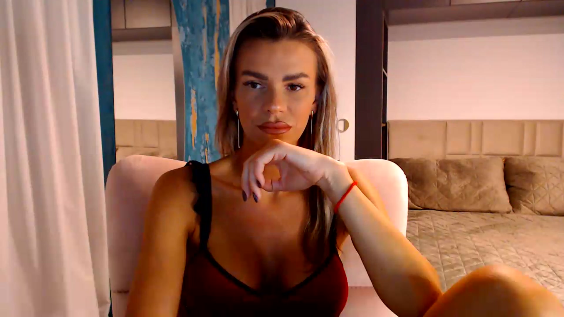 D_y_y video thumbnail