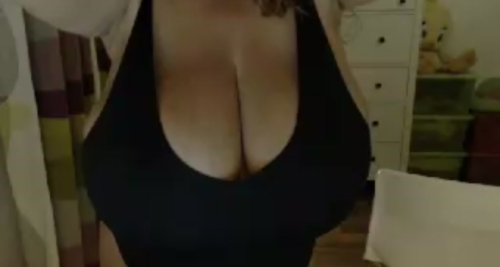Julialiones video thumbnail