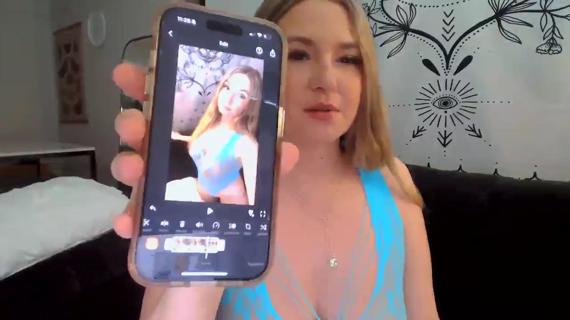 JinnaWhite video thumbnail