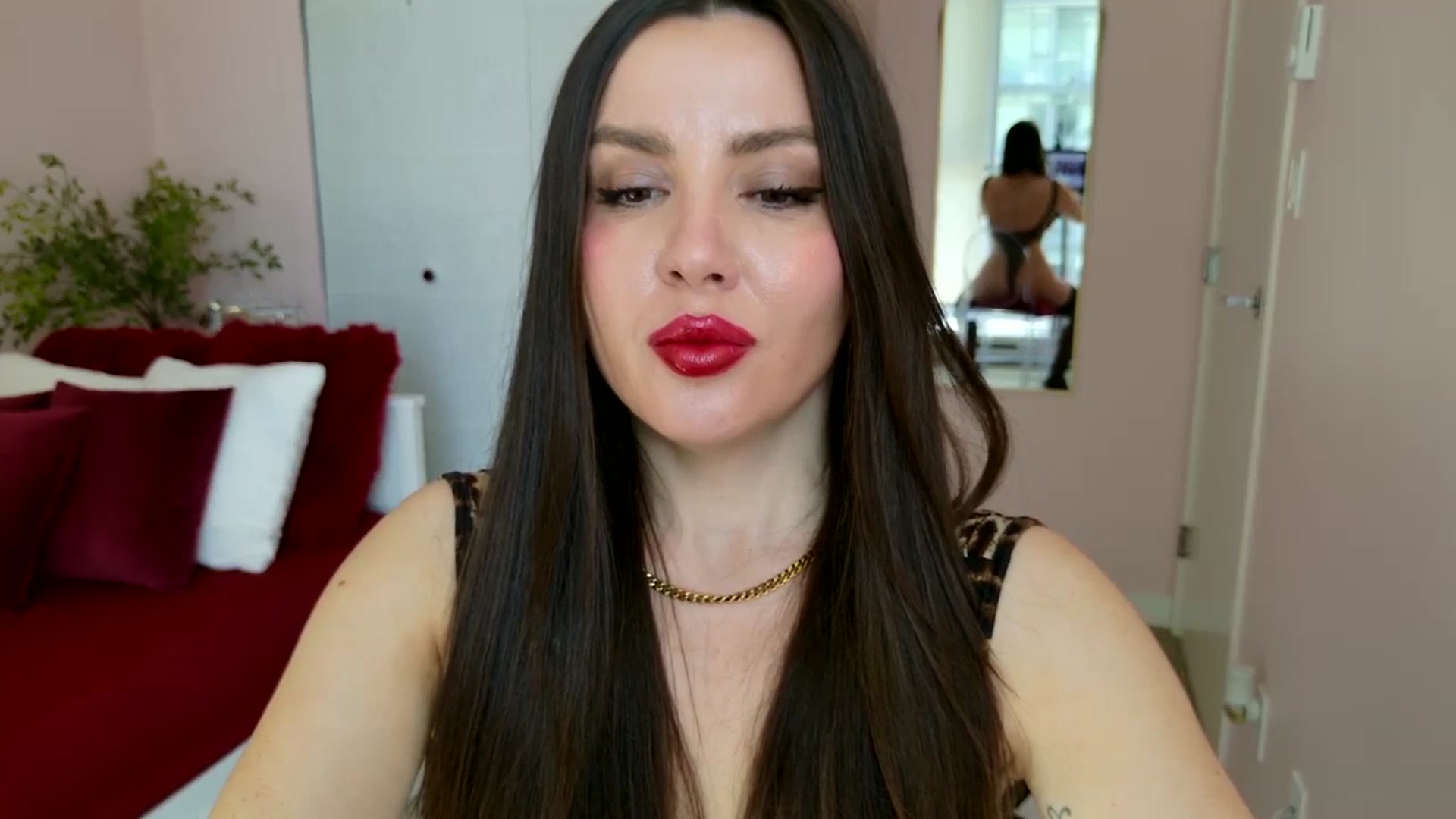 BellaBaxter video thumbnail