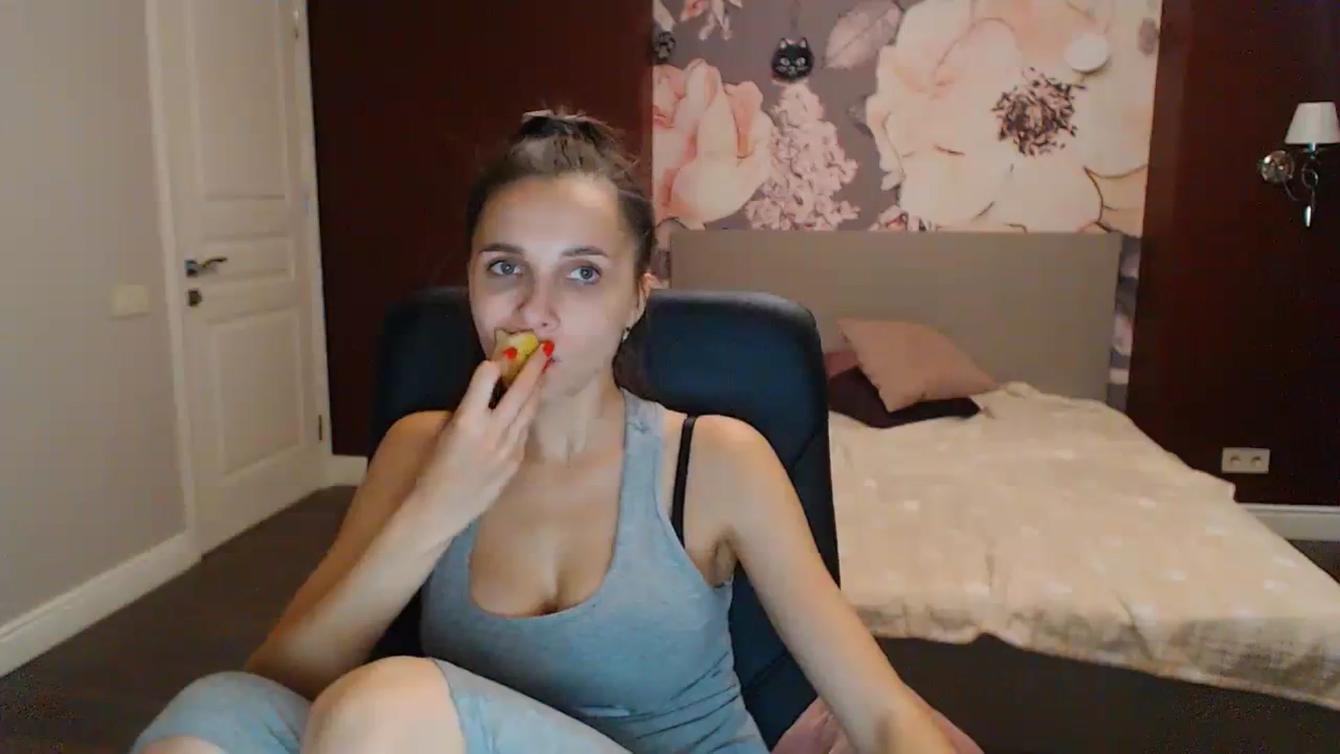 Karina_Mils video thumbnail