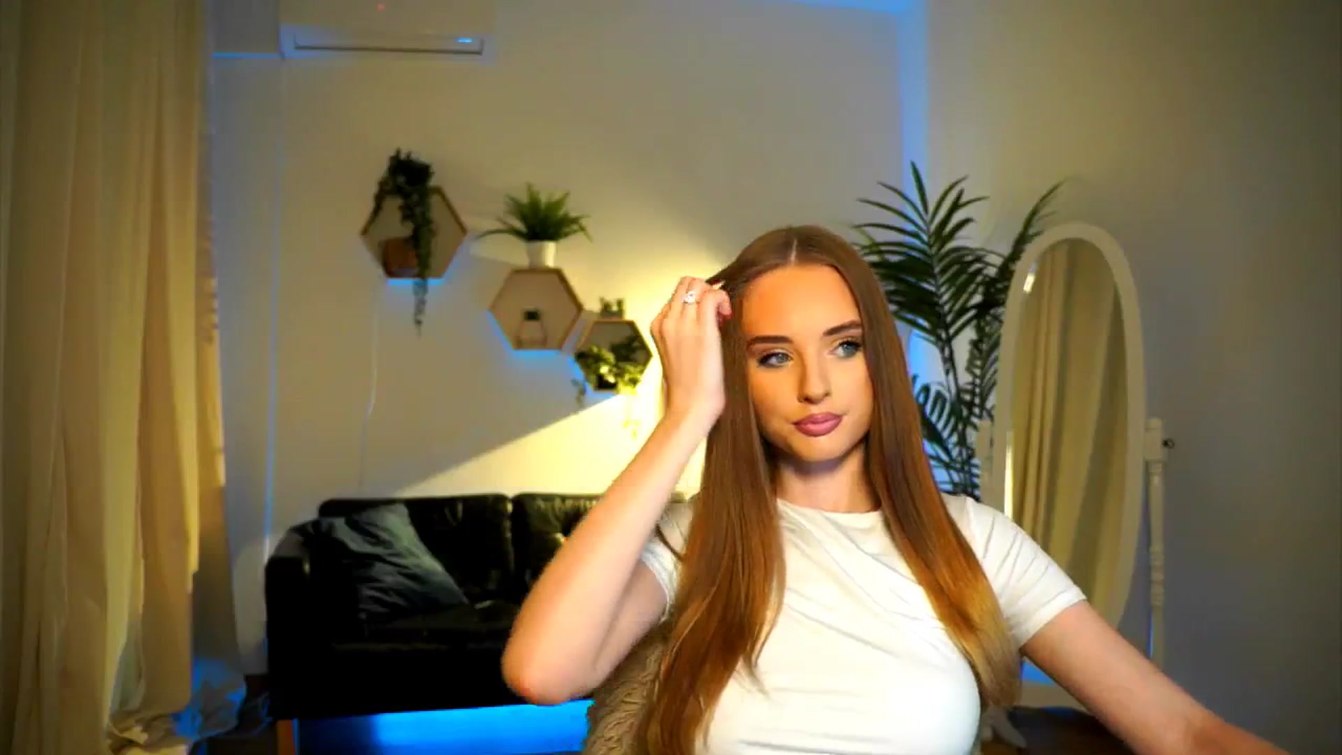 petitegonwild video thumbnail