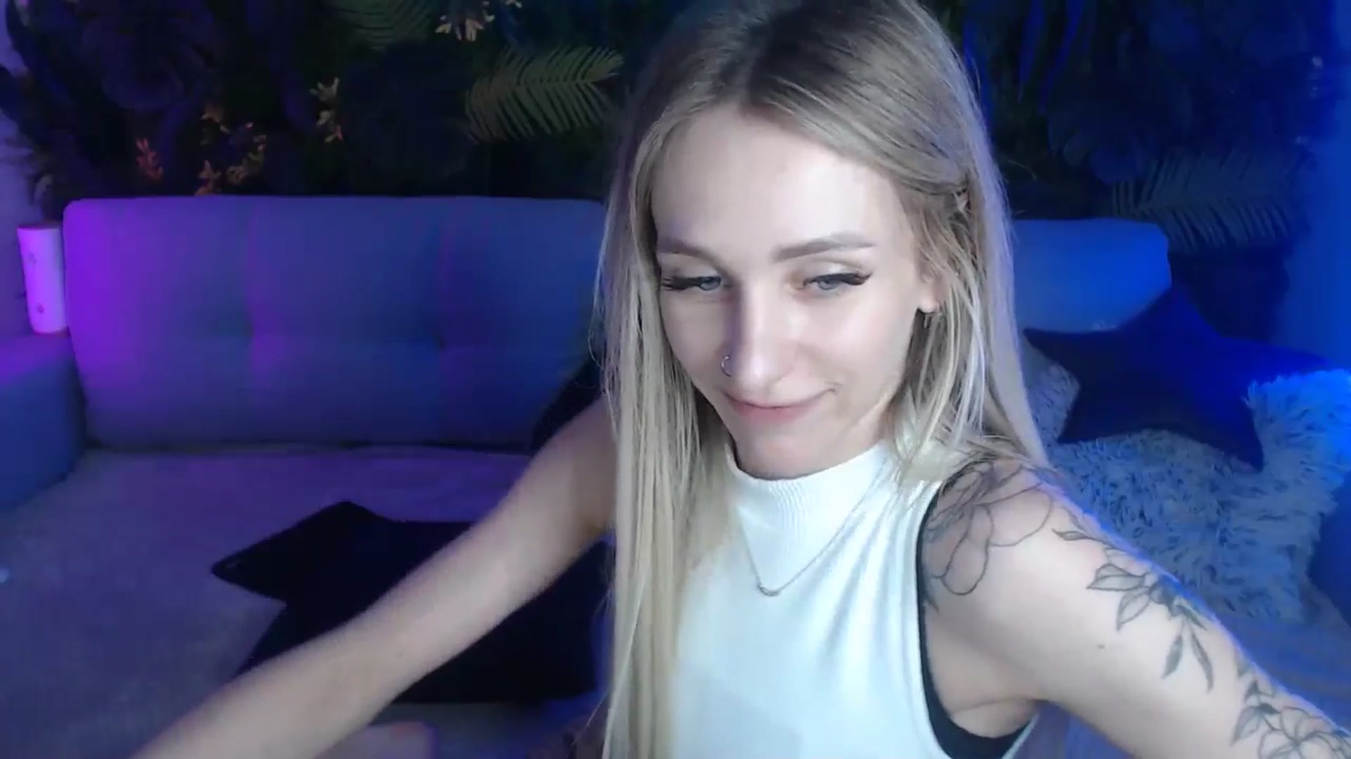 Horny_Blond video thumbnail