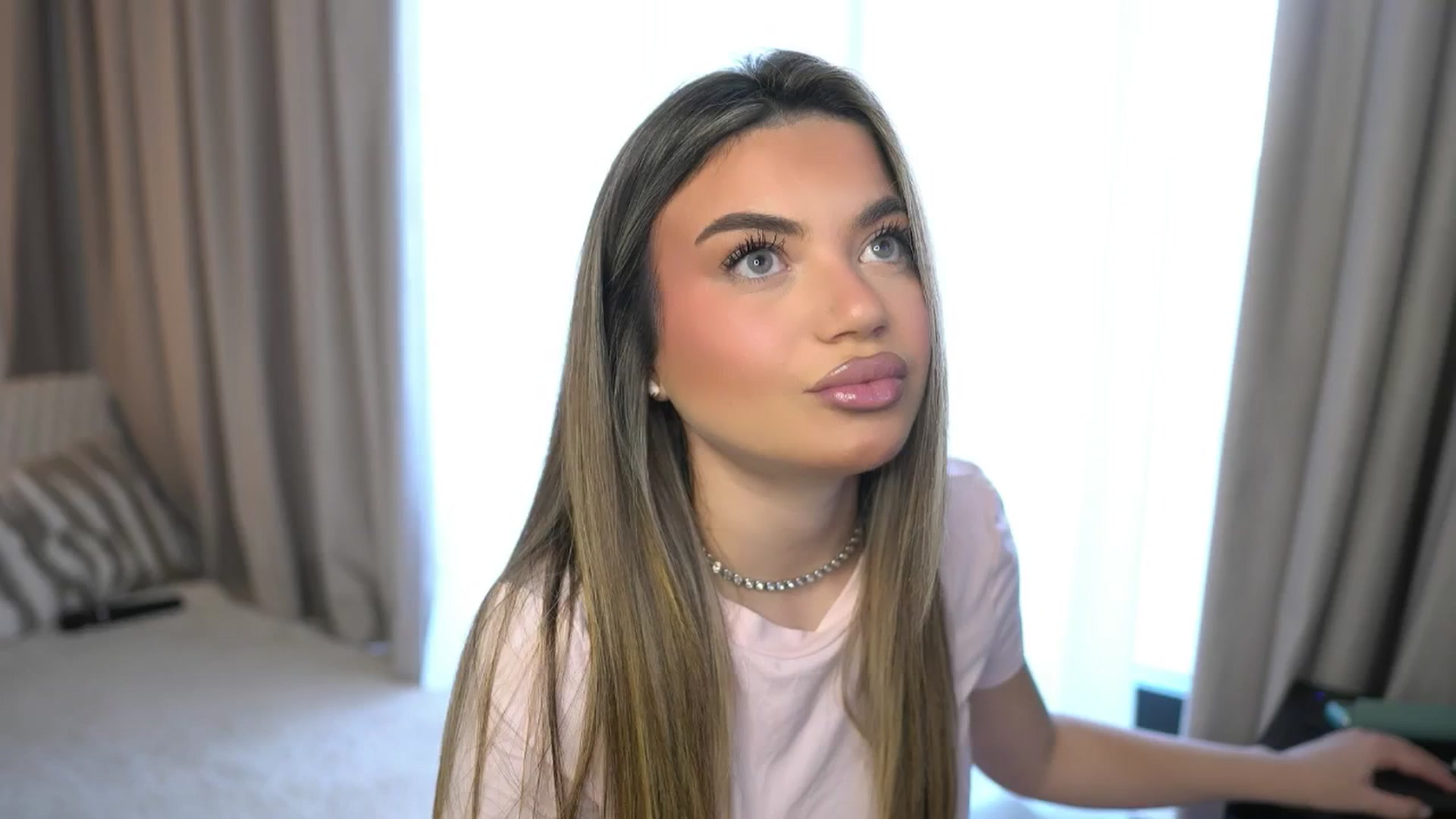 EsmeLuv video thumbnail