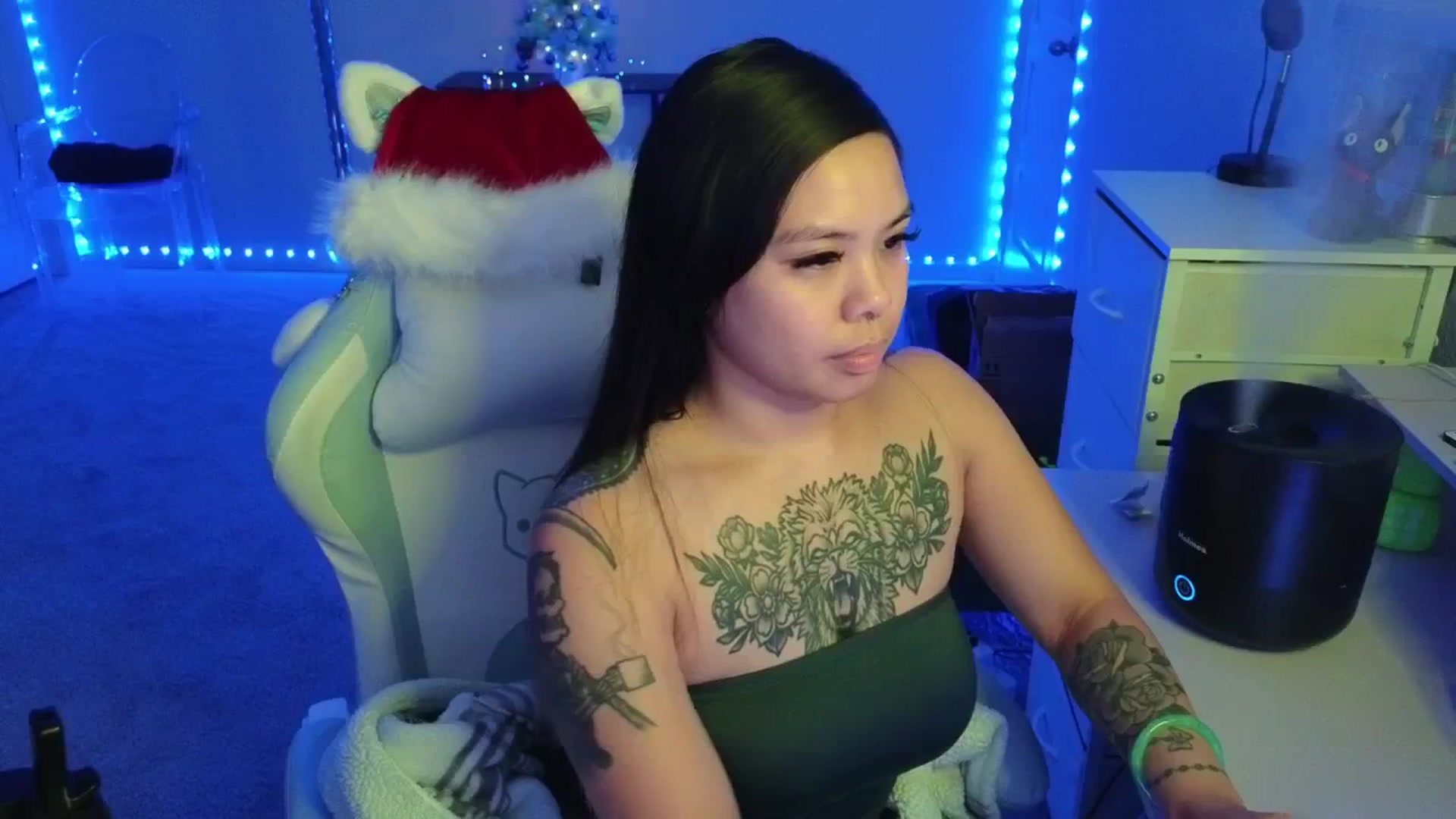 dolllface video thumbnail
