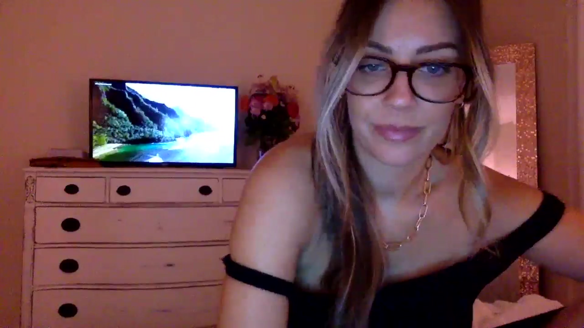 DaniSendLuv video thumbnail