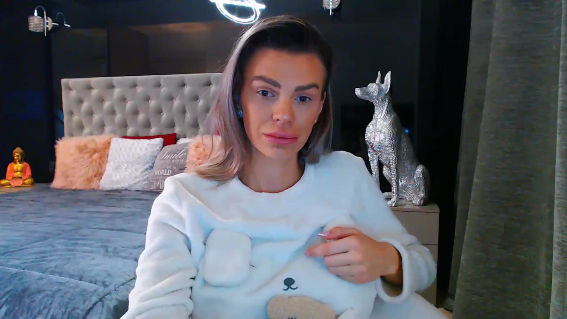 D_y_y video thumbnail
