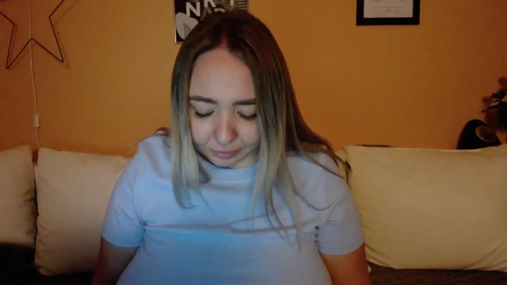 VCutiexx video thumbnail
