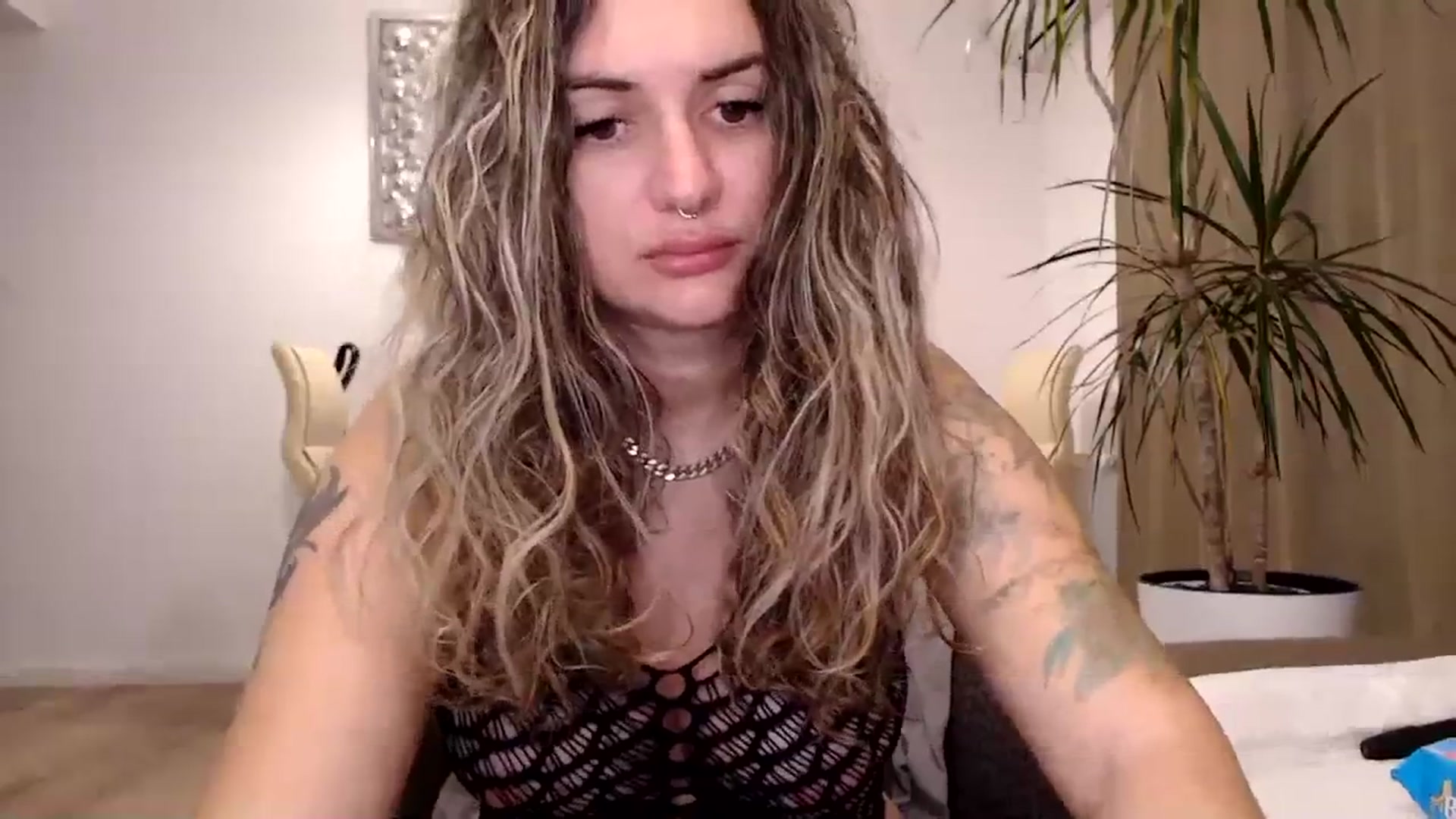 MissDivinna video thumbnail