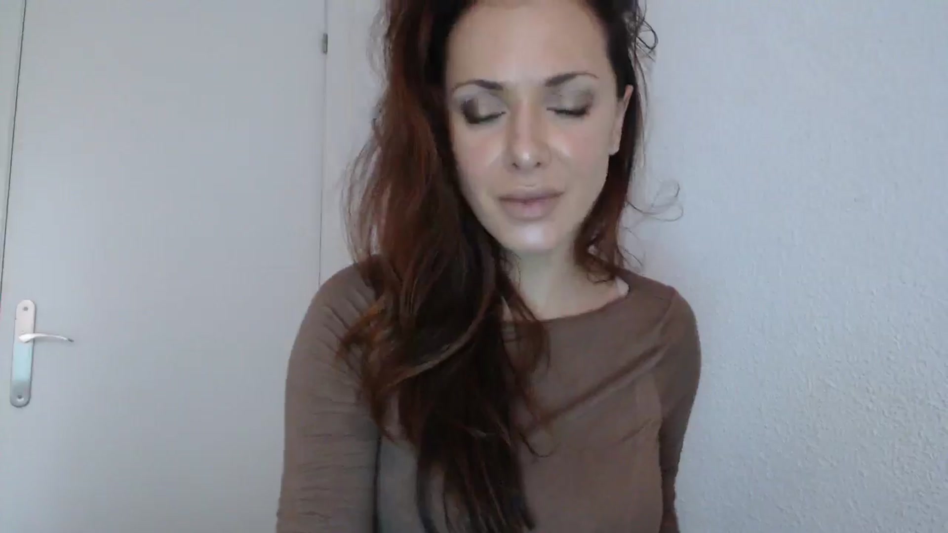 ItsLizi video thumbnail