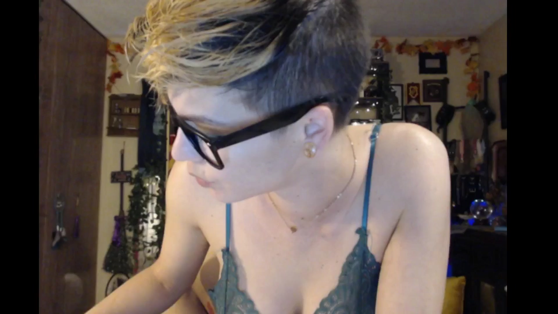 Ancored video thumbnail