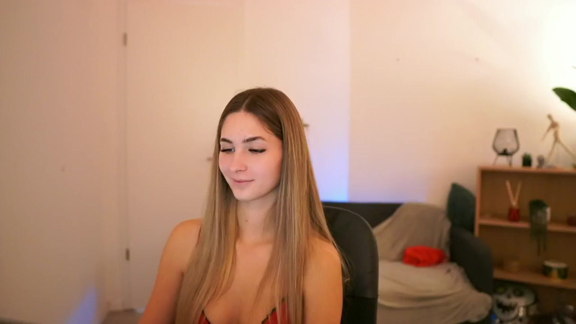 CuteGirl_18 video thumbnail