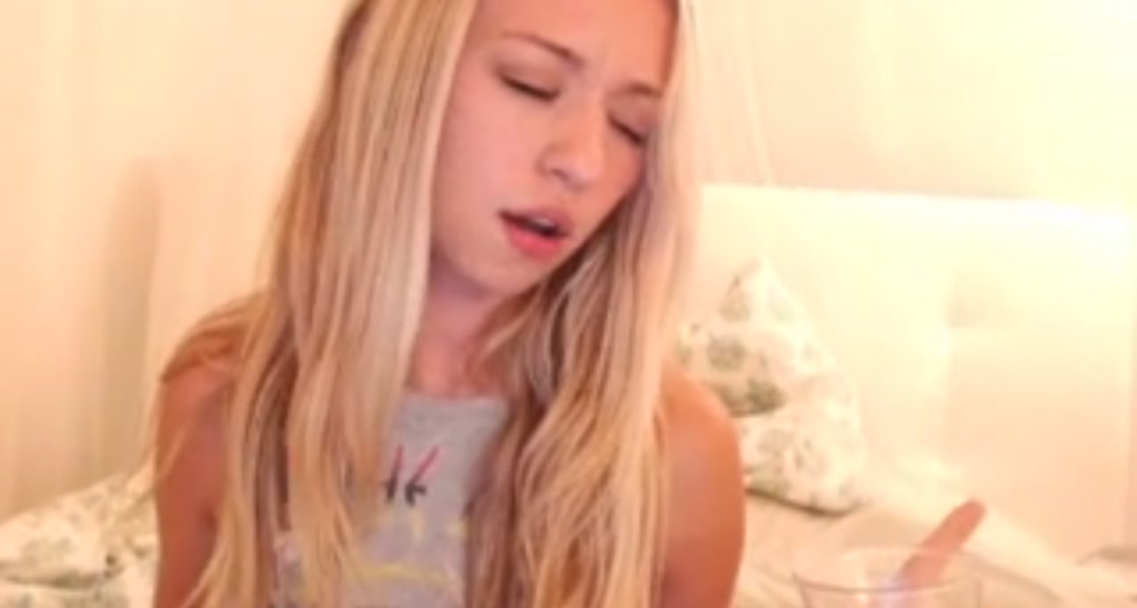 AnaFoxx video thumbnail