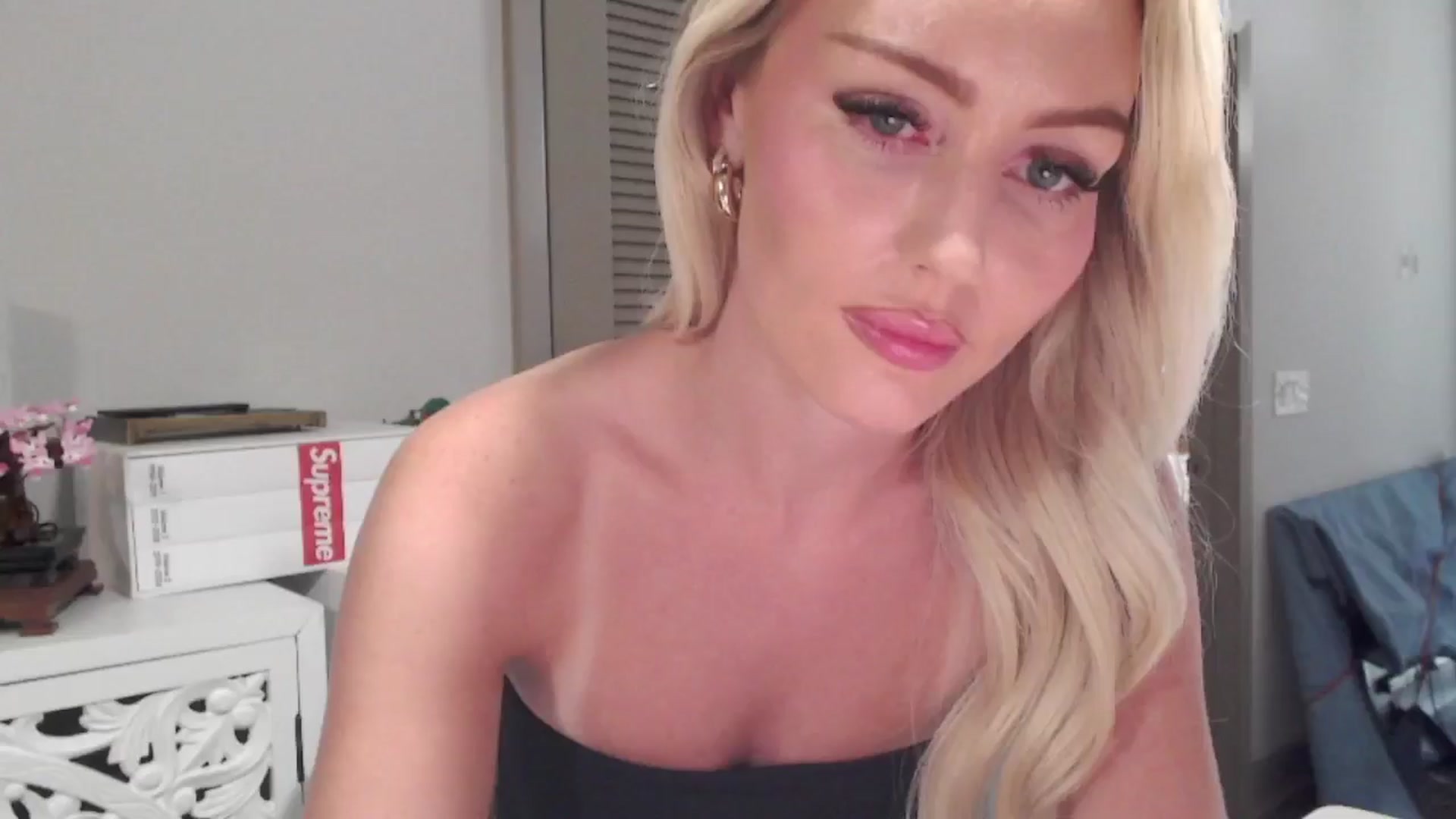 Officialelsa video thumbnail