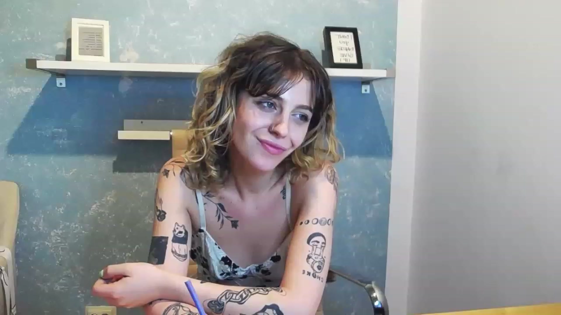 curlyellas video thumbnail