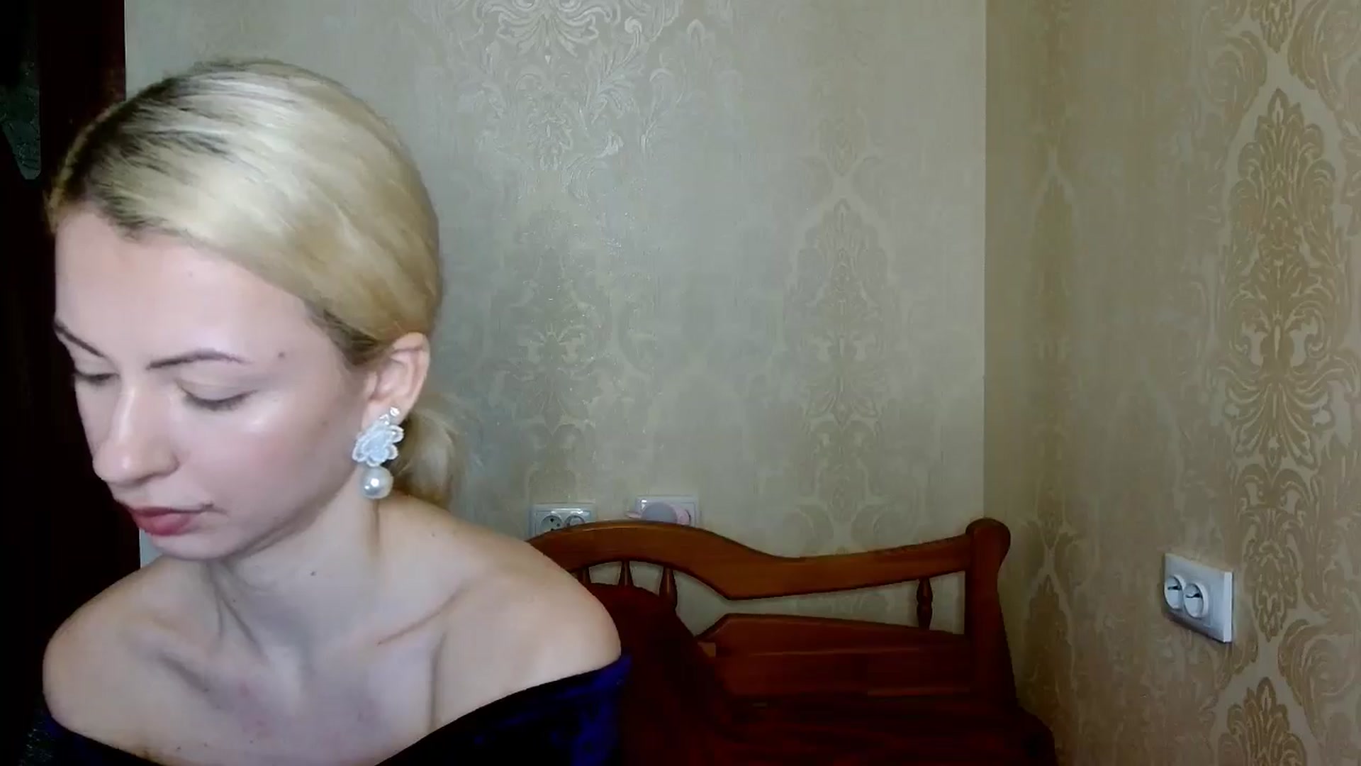 SilkBlonde video thumbnail