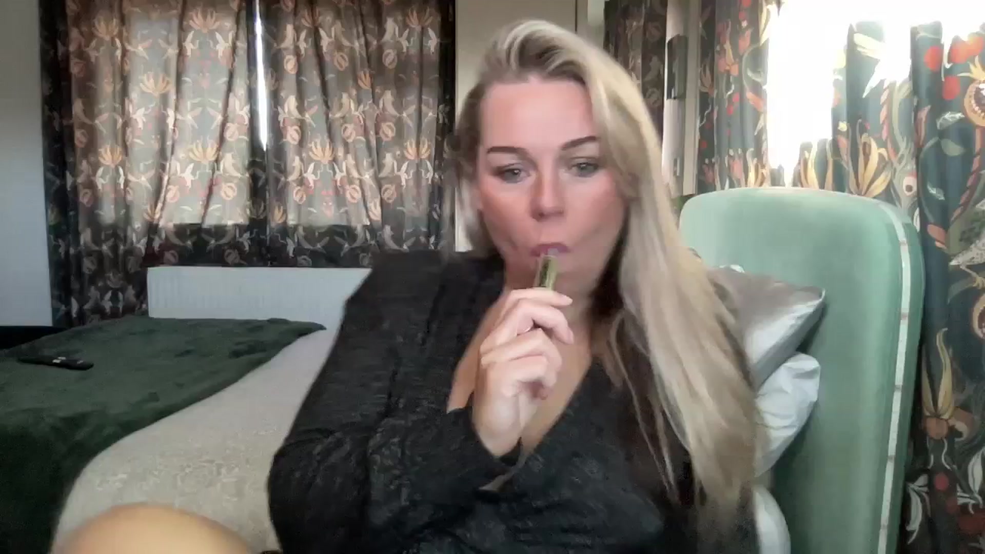 LaraLaughs video thumbnail
