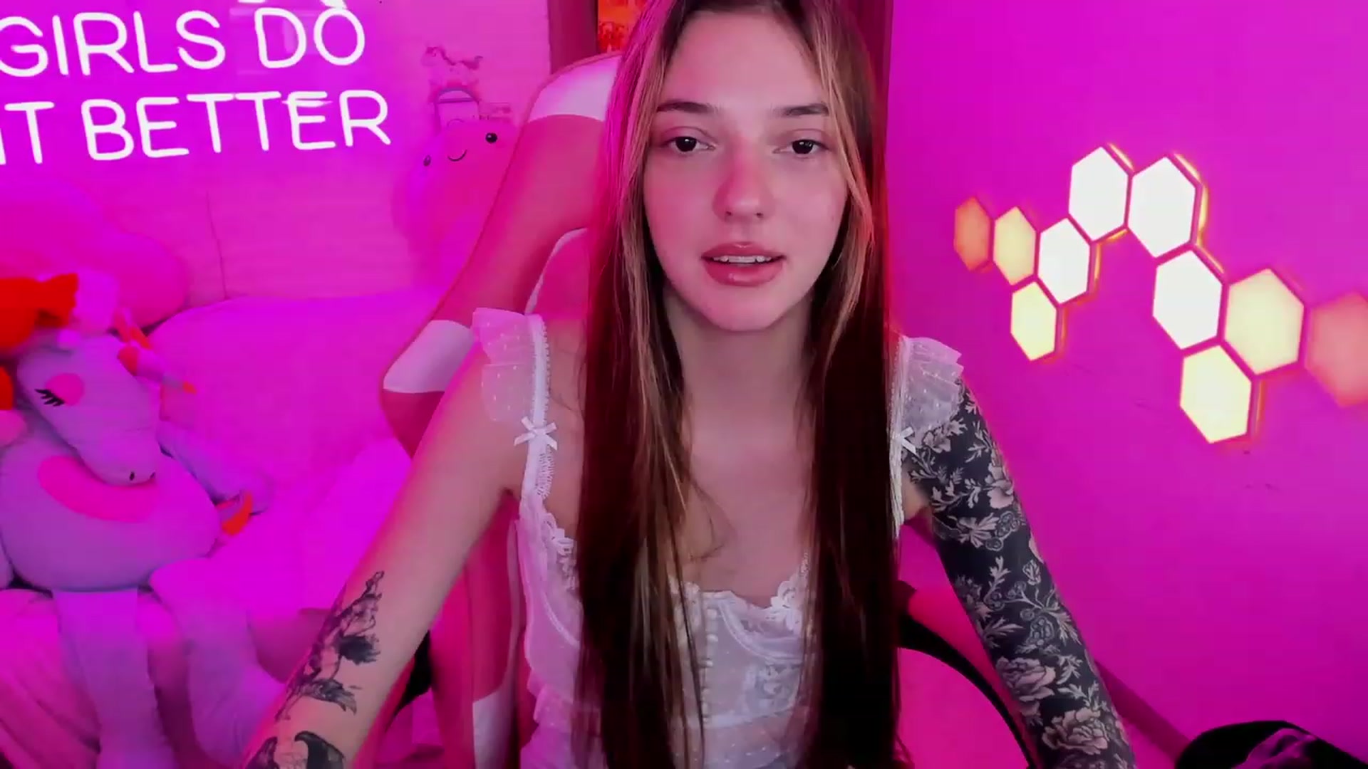 YourLizzie video thumbnail