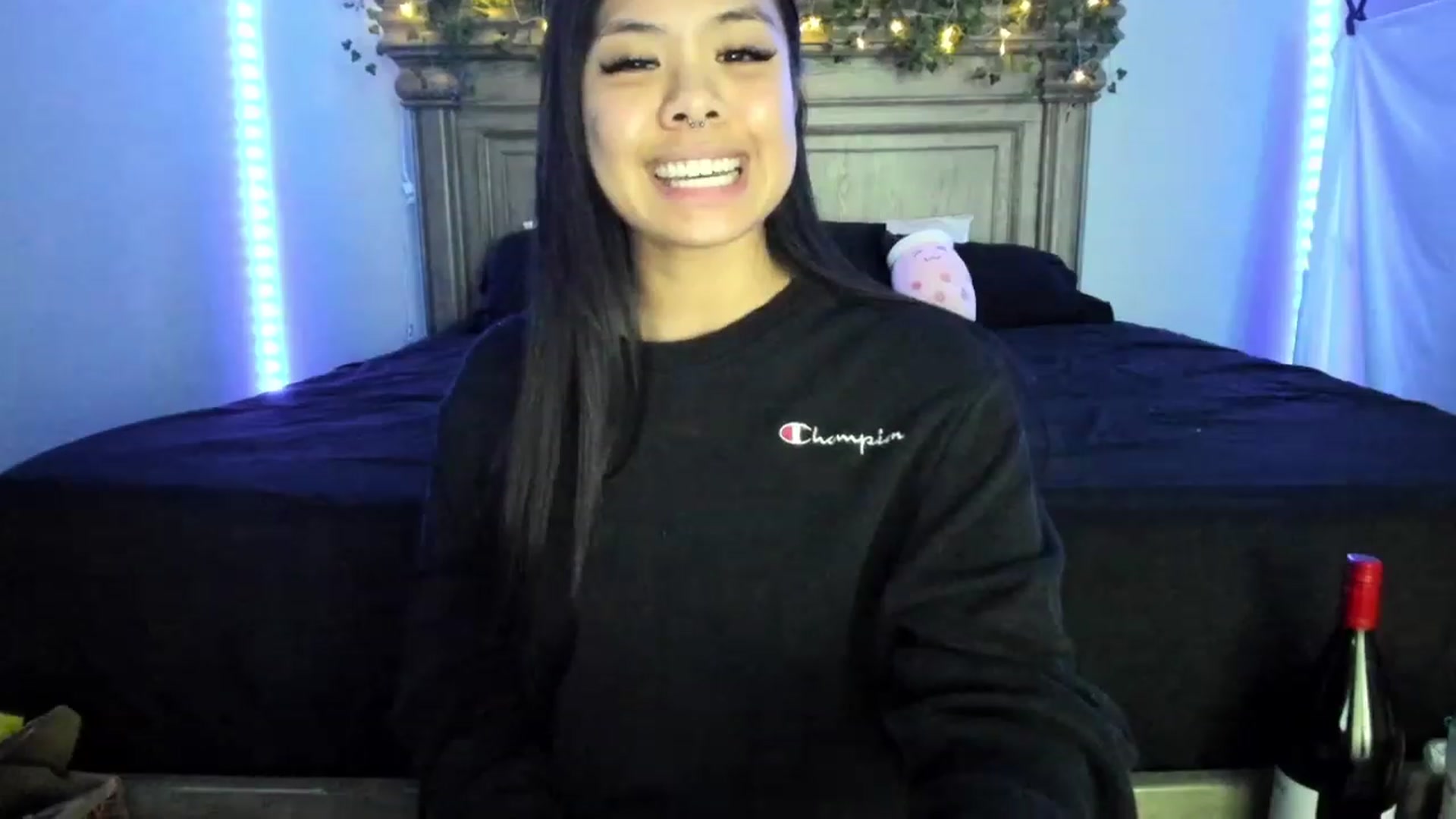 dolllface video thumbnail