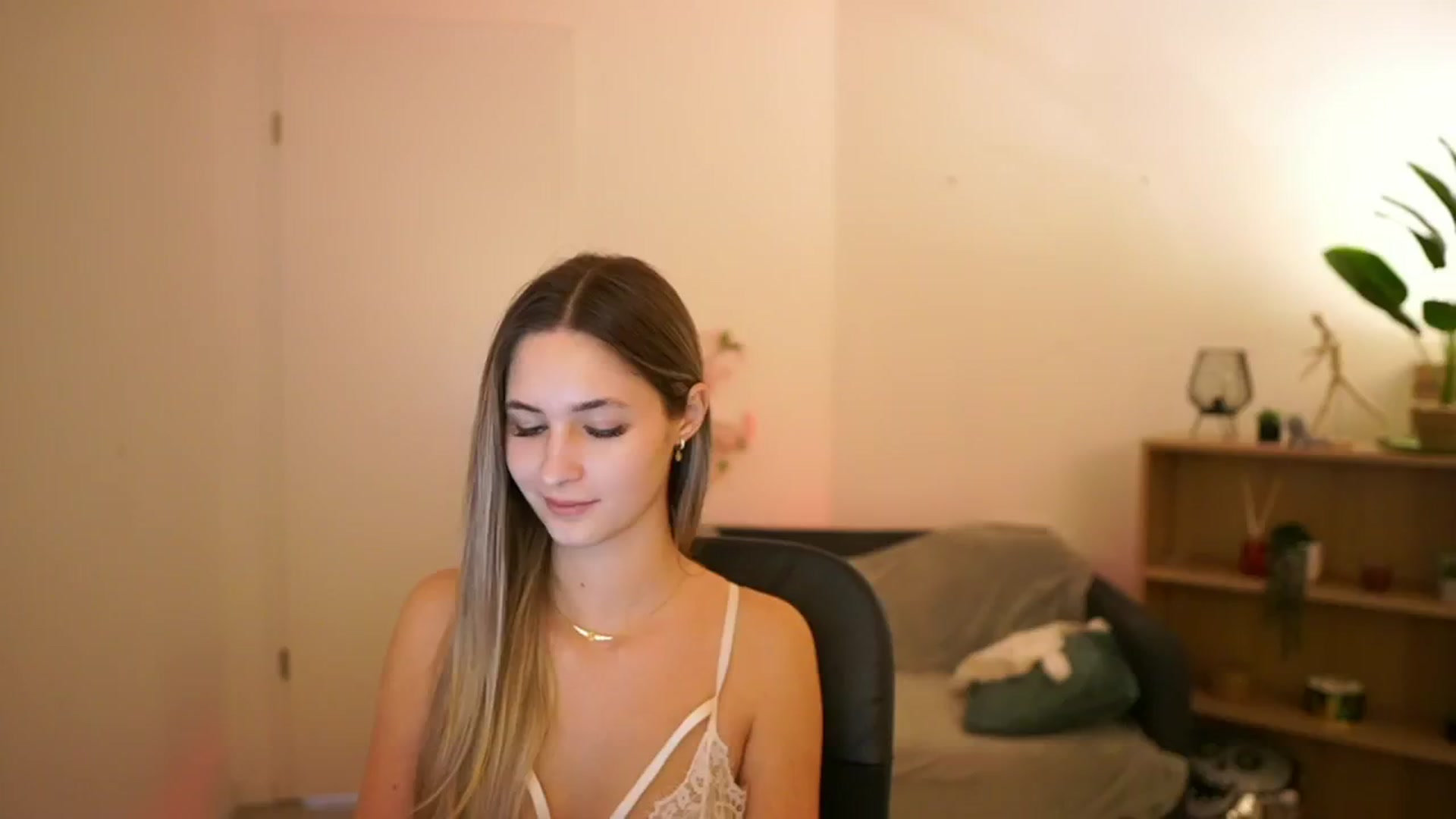 CuteGirl_18 video thumbnail