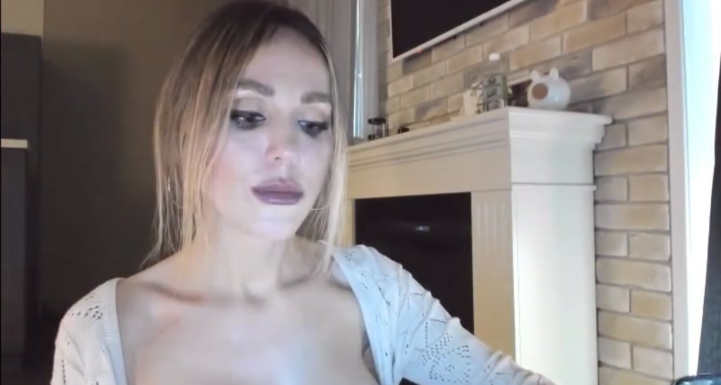 Cuddle_El video thumbnail