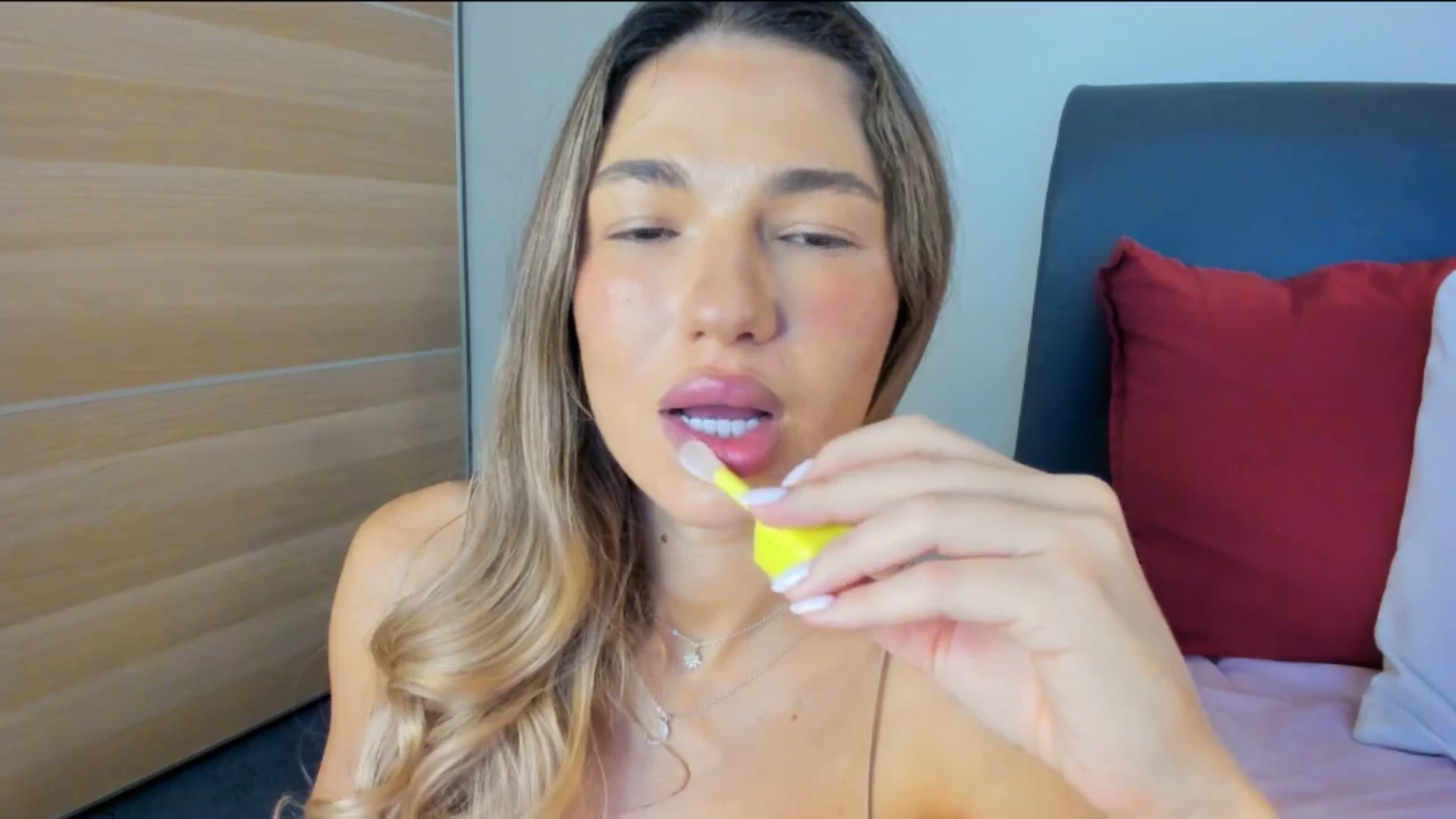 Dariadely video thumbnail